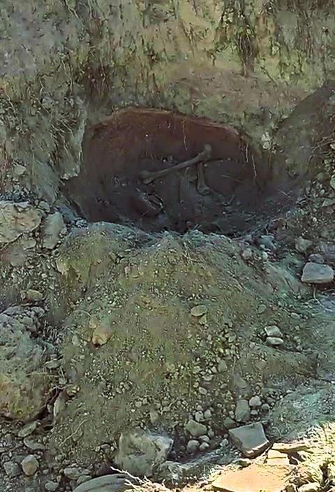 Küpün içinden iskelet çıktı.