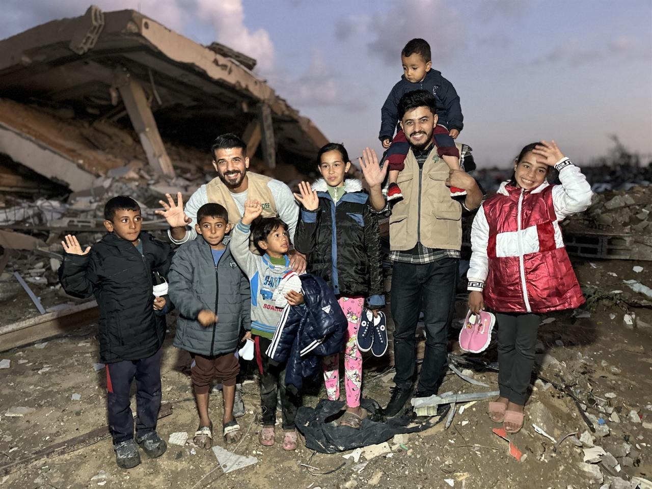 İnsana Değer Veren Dernekler Federasyonu (İDDEF), Gazze'deki desteklerini sürdürüyor.