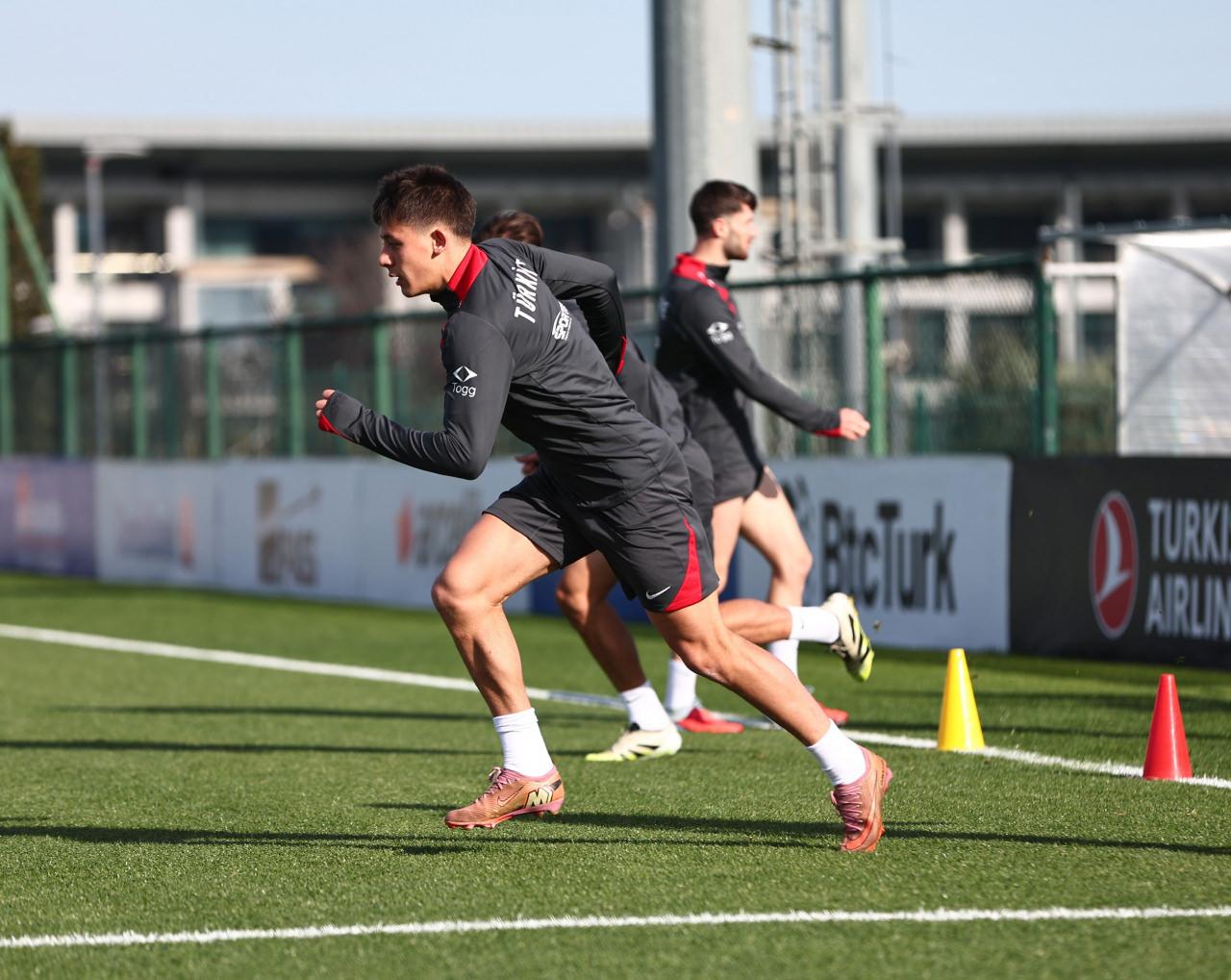 A Milli Takım'ın antrenmanından bir kare.