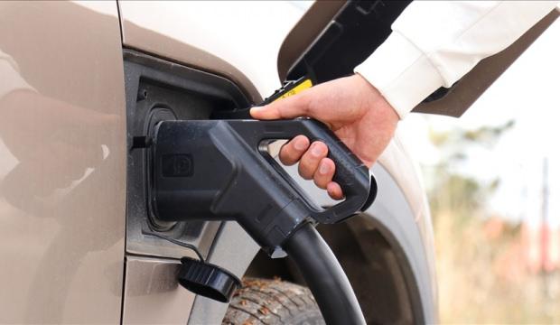 Türkiye'de trafiğe kayıtlı elektrikli otomobil sayısı 330 bini geçti