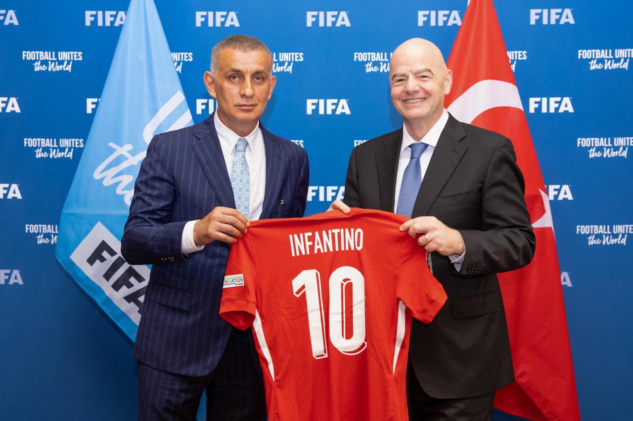 TFF Başkanı Hacıosmanoğlu ve FIFA Başkanı Infantino