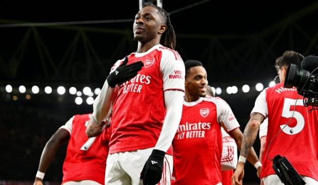 Yıldız isim hat-trick yaptı! 5 gollü derbide lider puan farkını 6'ya çıkardı!