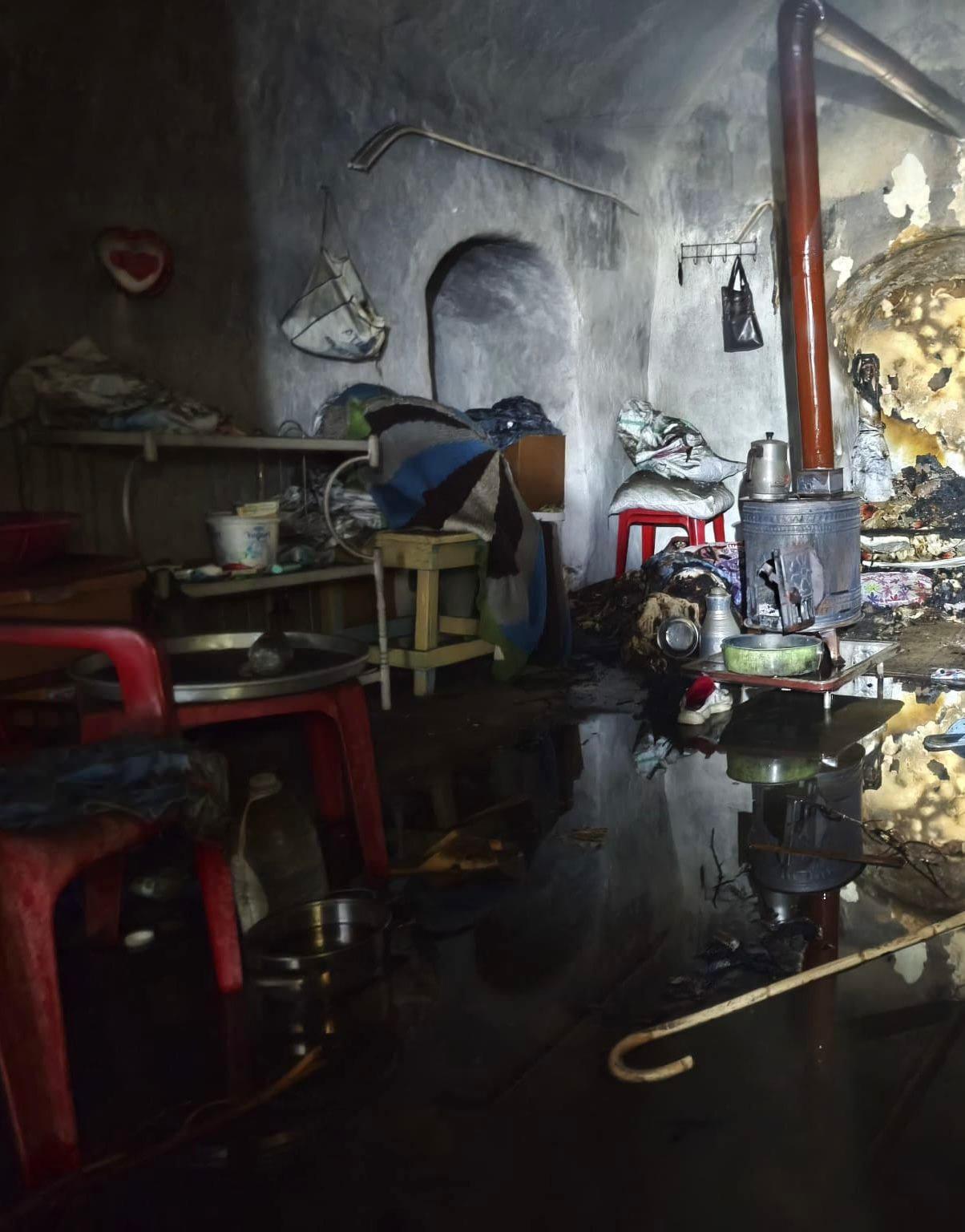 Yangın çıkan evden geriye kalanlar...