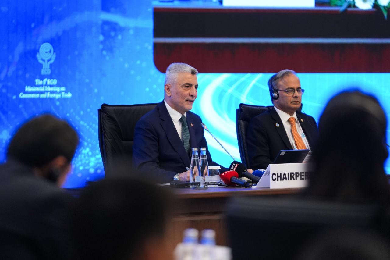 Ticaret Bakanı Ömer Bolat, 5. Ekonomik İşbirliği Teşkilatı (EİT) Ticaret Bakanları Toplantısı'na katılarak konuşma yaptı.