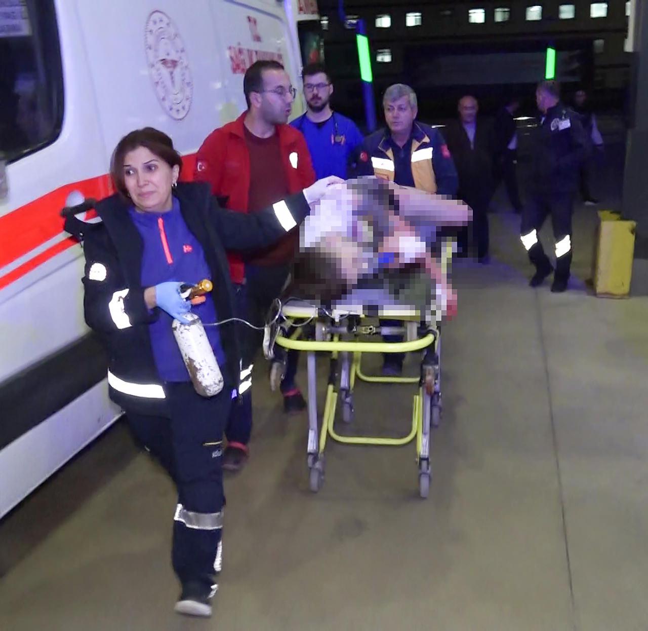 Fatih A. (21) ile Abdulsamet İ. (20) bıçaklandı.