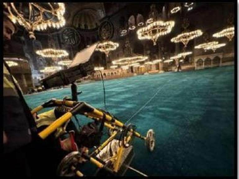 Ayasofya Camii'ndeki çalışmalara ilişkin fotoğraf...