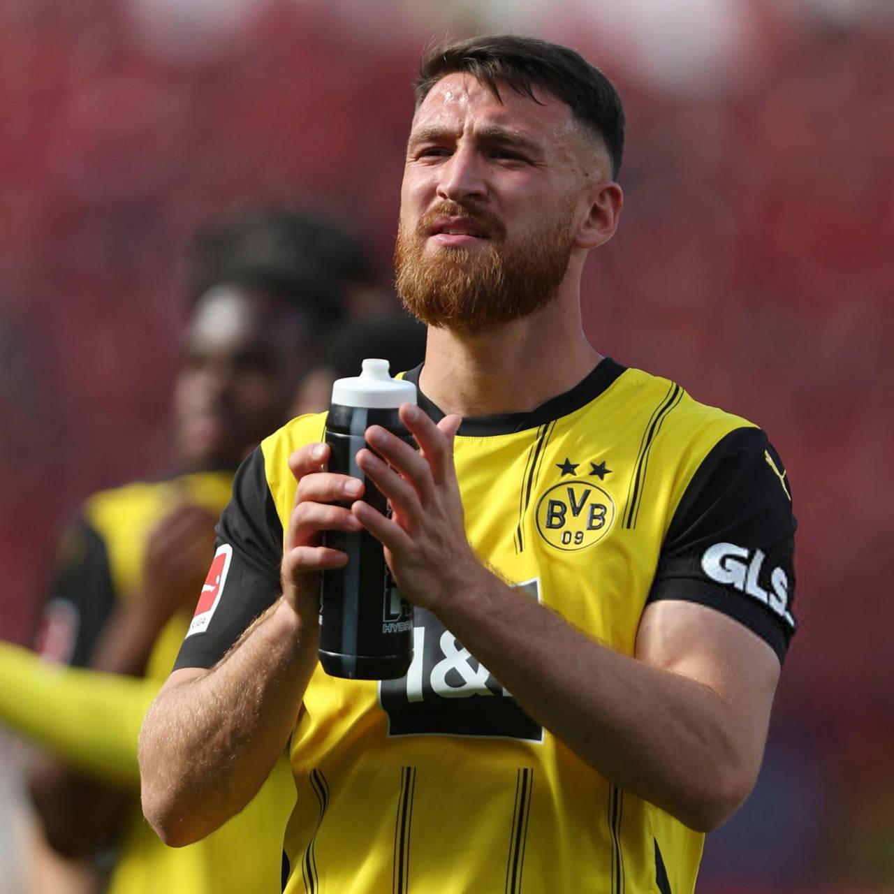 Borussia Dortmund forması giyen Salih Özcan