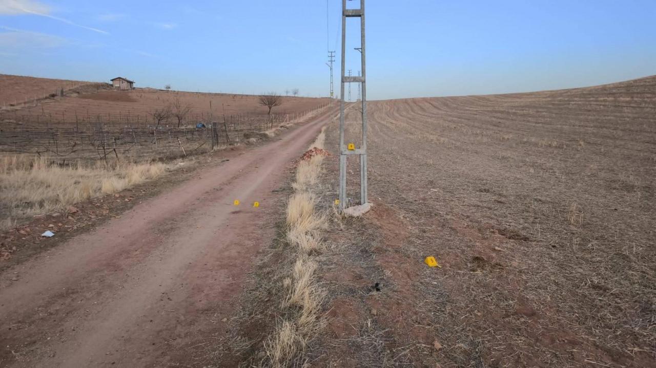 Emrah Kavlak'ın at üzerindeyken çarptığı elektrik direği. 