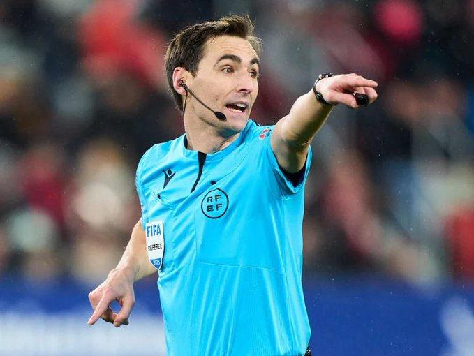 İspanyol hakem Ricardo de Burgos