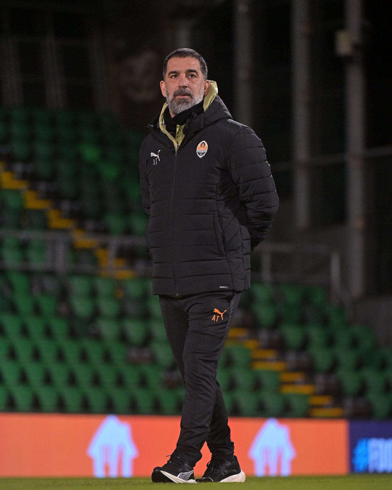 Dünya liderlerine Ukrayna için çağrı yapan Arda Turan, Shakhtar antrenmanında