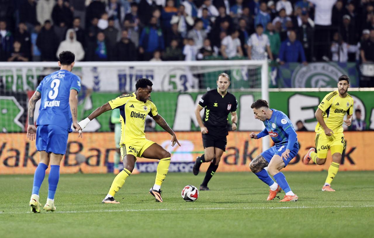 Çaykur Rİzespor - Fenerbahçe karşılaşması. Hakem Çağdaş Altay.