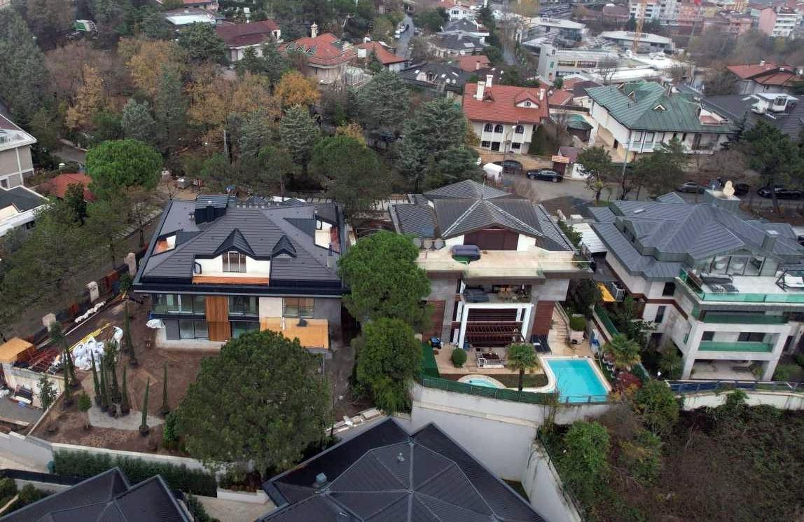 Ali Nuhoğlu’nun İSKİ’deki alacaklarına karşılık kendisine aktarılan paralarla İmamoğlu için alındığını itiraf ettiği üç lüks villa