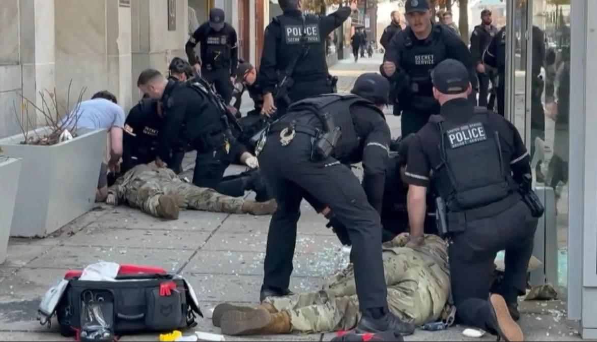 İki saldırgan ABD polisi tarafından etkisiz hale getirildi