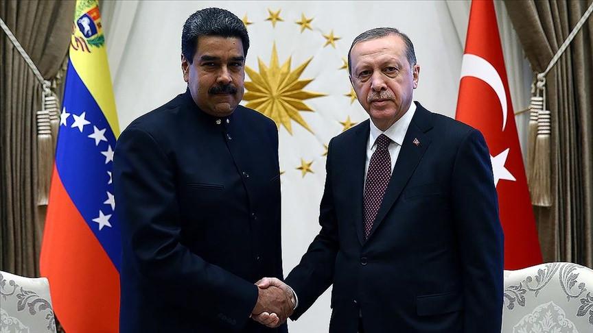 Venezuela Devlet Başkanı Nicolas Maduro (solda) ve Cumhurbaşkanı Recep Tayyip Erdoğan (sağda)