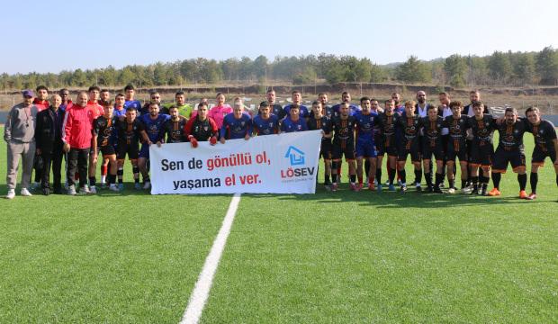 Eskişehir'de lösemili çocuklar yararına futbol maçı oynandı