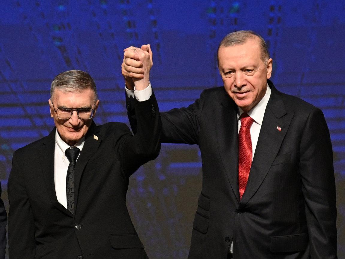 Cumhurbaşkanı Recep Tayyip Erdoğan ve Nobel ödüllü Türk bilim insanı Prof. Dr. Aziz Sancar