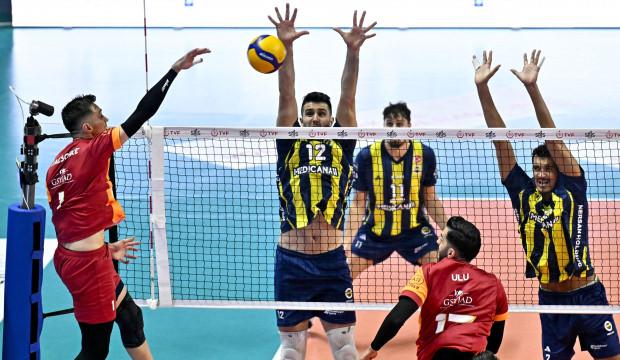 Galatasaray derbide Fenerbahçe'yi devirdi