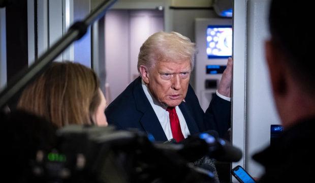 Trump'ı çıldırtan soru: Sadece aptal bir insan olduğun için soruyorsun!