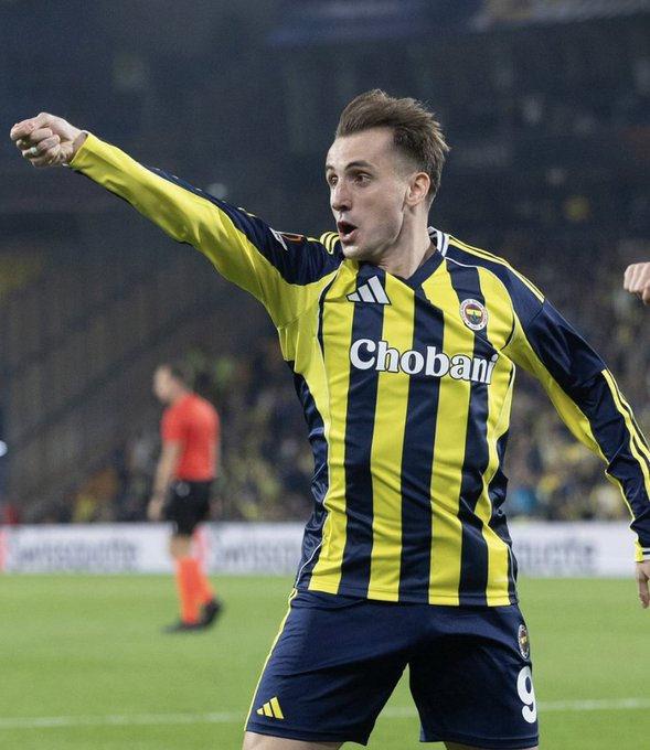 Kerem Aktükoğlu'nun attığı gollerden sonra yaptığı 'Harry Potter' sevinci