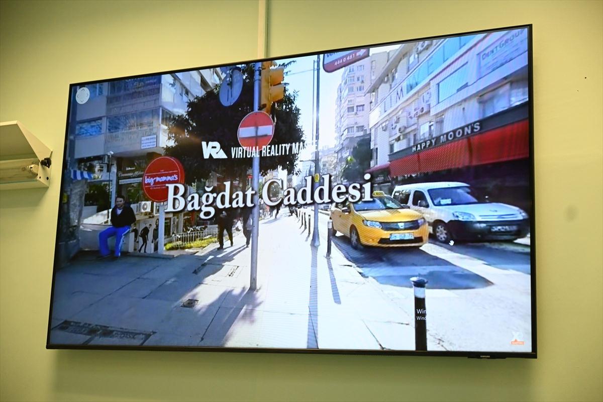 Tayfun Yılmaz (70) ameliyat esnasında sanal gözlük yardımıyla İstanbul'u gezdi.