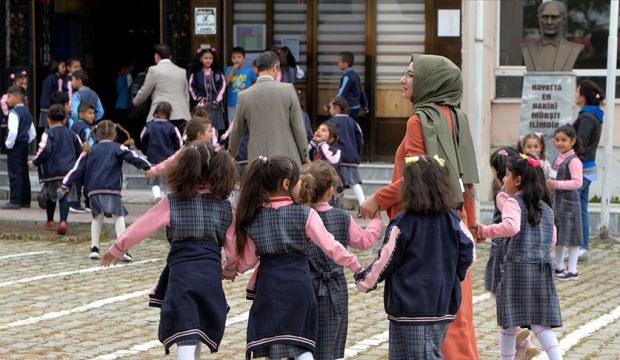 Okullarda ara tatil kaldırılmalı mı?