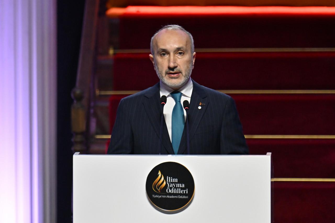 İlim Yayma Ödülleri Ödül Komisyonu Başkanı Prof. Dr. İdris Sarısoy.