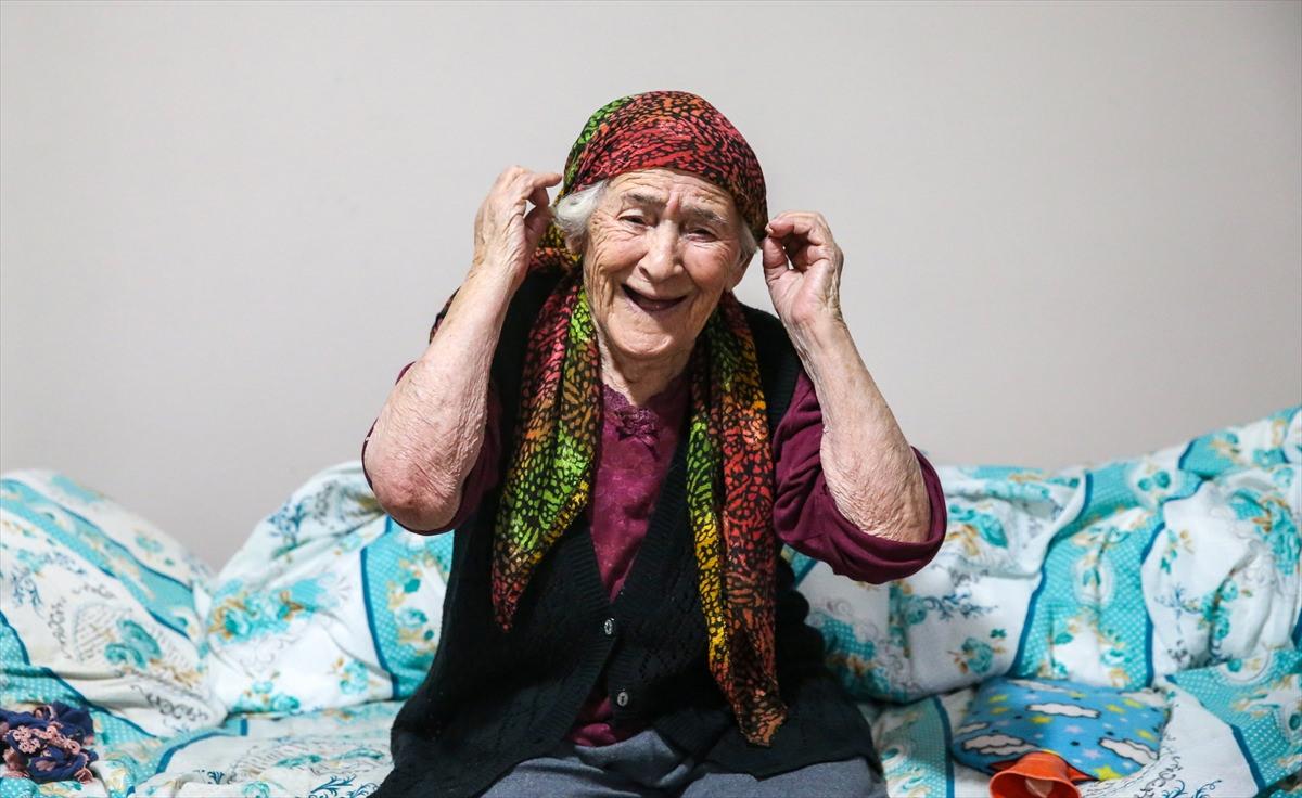 17 yıldır oğlu tarafından tüm bakımı yapılan Fatime Bilen. 