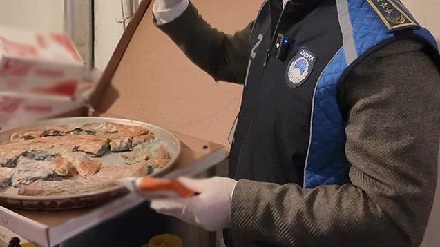 Son kullanma tarihi üzerinden 3 yıl geçmiş börek.