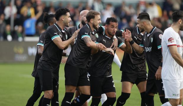 Süper Lig yolunda kritik kapışma! 10 kişi kalan rakiplerini dağıttılar