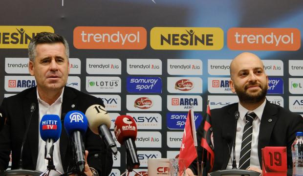 Süper Lig'den ayrılan hoca 1. Lig ekibine imza attı