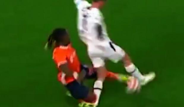 Visca maça devam edemedi! VAR'dan kırmızı kart çıktı