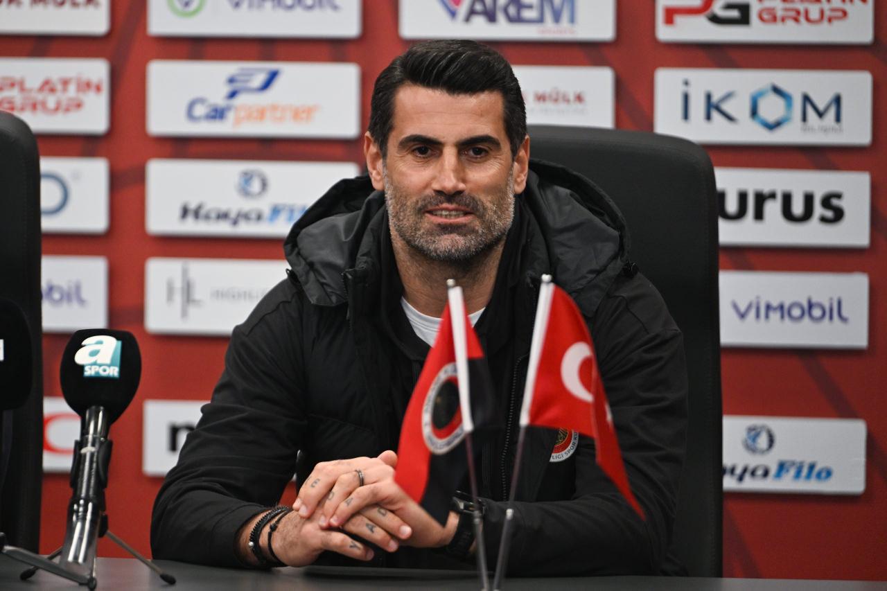 Gençlerbirliği Teknik Direktörü Volkan Demirel, kulüp başkanı Mehmet Kaya