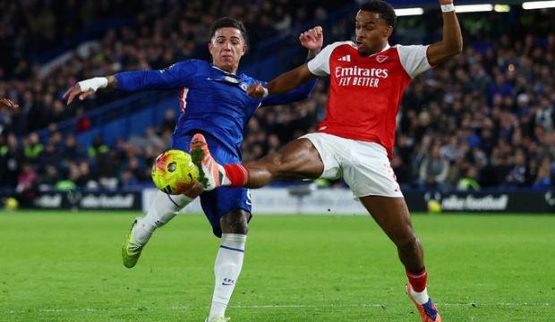 Zirvede fark 5'e düştü! Londra derbisi Manchester'a yaradı