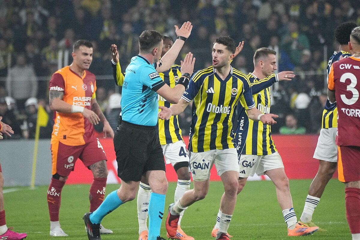 Fenerbahçe-Galatasaray maçının hakemi Yasin Kol, bu hafta da Eyüpspor - Kayserispor karşılaşmasında düdük çalacak.
