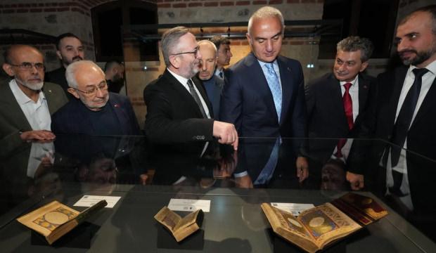 700 yıllık yazma eserler İstanbul'da ziyarete açıldı