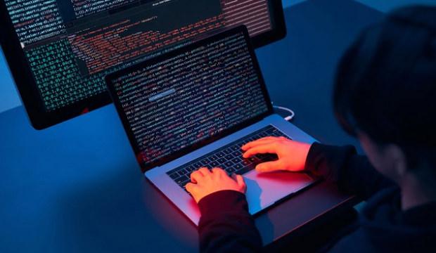 7,25 milyon kişinin verisini ele geçirdi! İnternet kafeye yapay zekalı saldırı