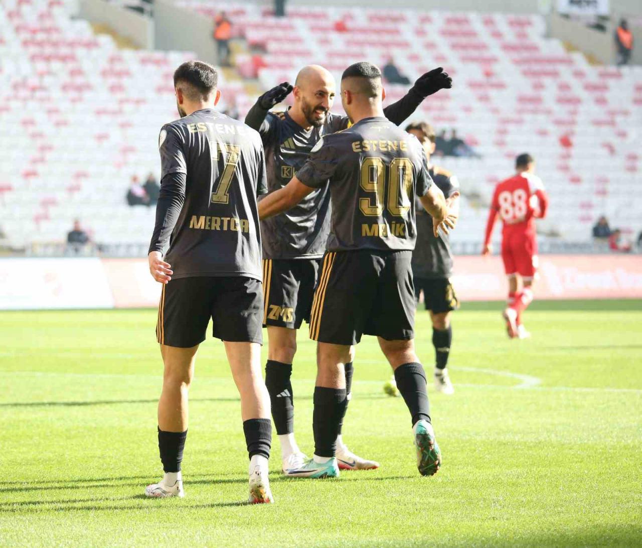 Kupada Sivasspor'u saf dışı bırakan Aliağa Futbol Kulübü