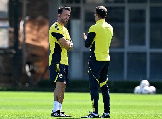 Son olarak Fenerbahçe'de yardımcı antrenörlük yapan Gökhan Gönül ve Tedesco 