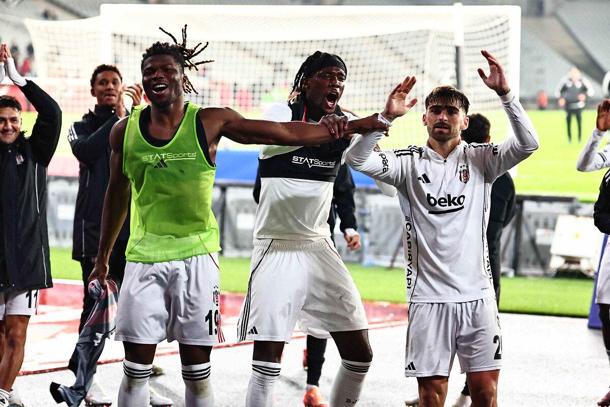 Beşiktaşlı futbolcuların galibiyet sevinci