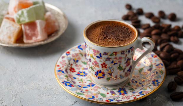 Bol k&ouml;p&uuml;kl&uuml; kahve yapmak sandığınızdan kolay! İşte p&uuml;f noktaları