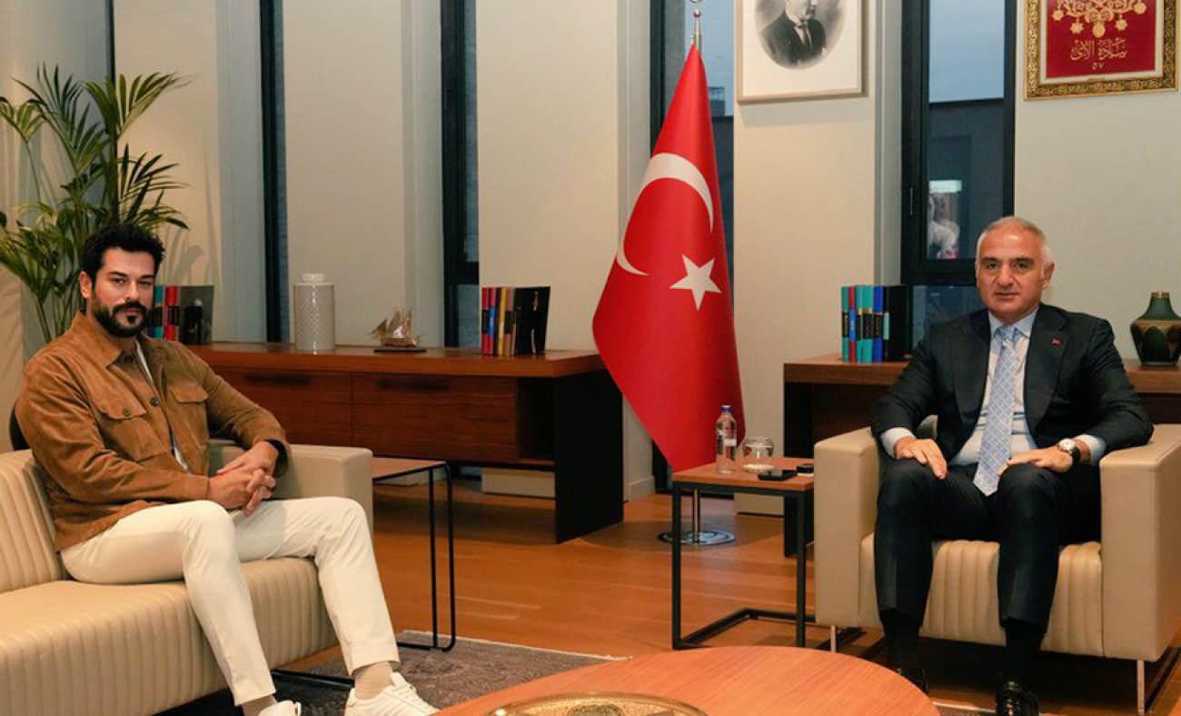 Burak Özçivit’ten Bakan Ersoy’a ziyaret!