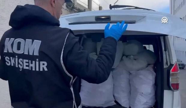 Çekicinin üzerindeki araçtan cephanelik çıktı