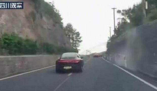 Çin'de motosikletliye çarpan sürücü plakasını değiştirdi