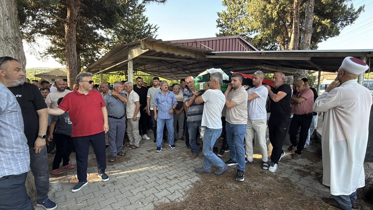 21 yaşındaki Ümitcan Şirin defnedildi. 