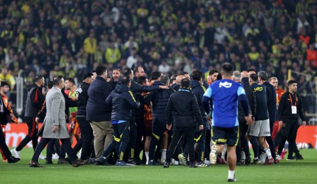Derbi öncesi yüksek tansiyon! Yıldızlar kavga etti: İki isim ihraç edildi