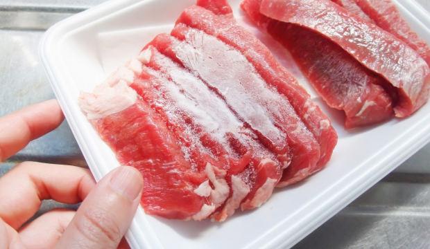 Donmuş eti en hızlı ve g&uuml;venli &ccedil;&ouml;zmenin p&uuml;f noktaları