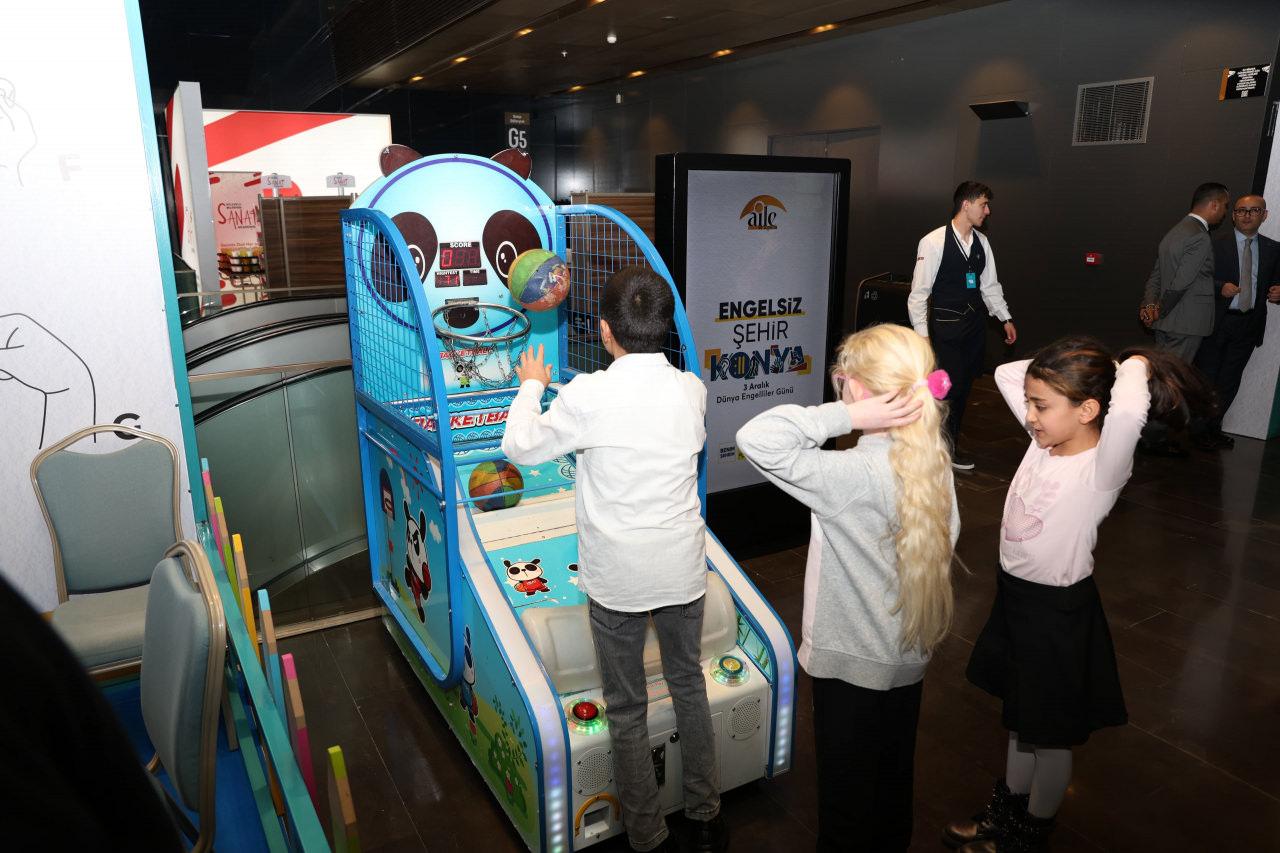 Programda çeşitli etkinlikler de düzenlendi.