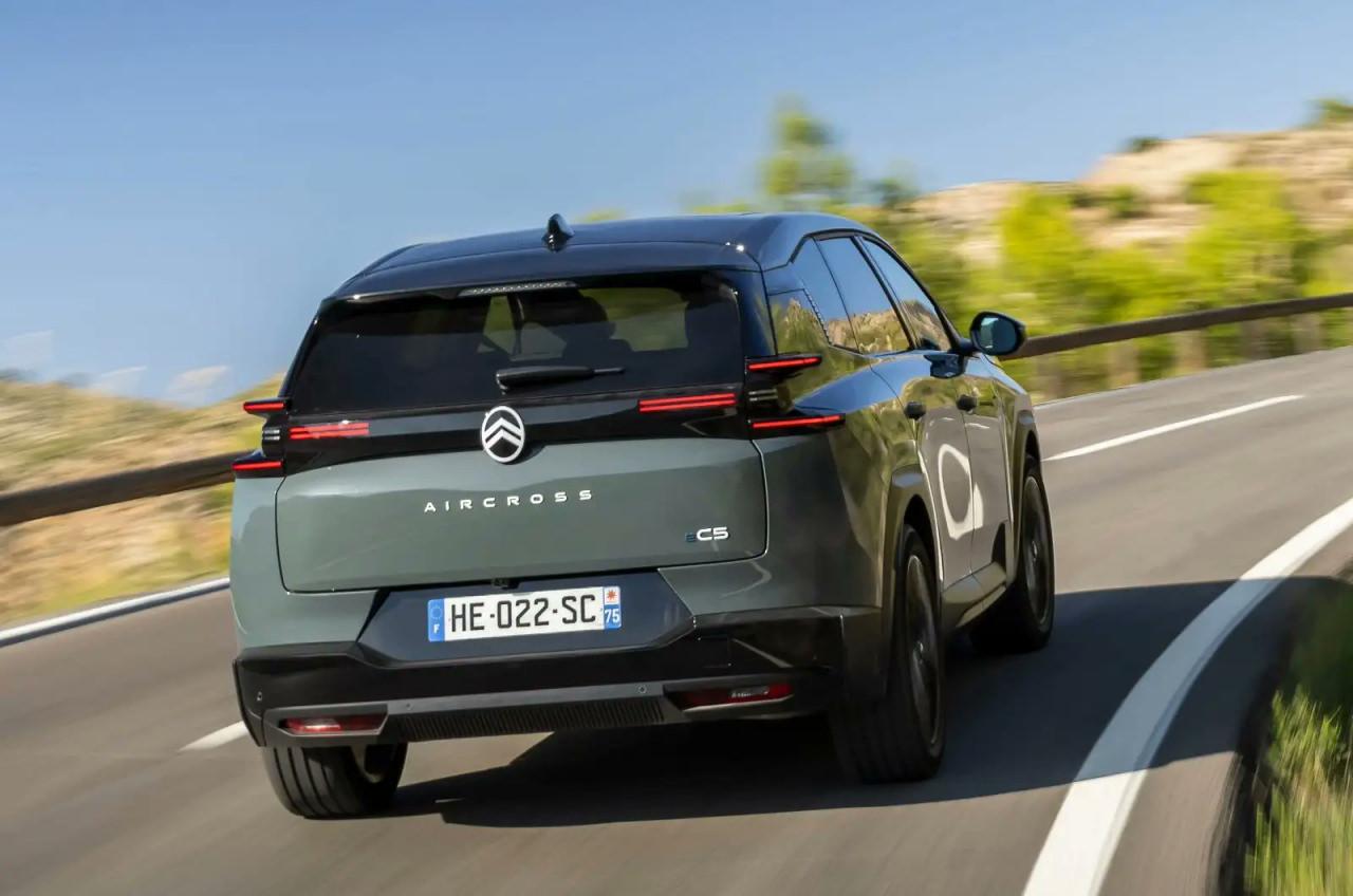 Citroën’in yeni C5 Aircross’u, modern teknoloji paketiyle sınıfında fark yaratıyor.