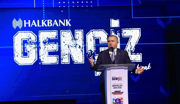 Gençlik ve Spor Bakanı Bak'tan gençlere 'Cristiano Ronaldo' örneği