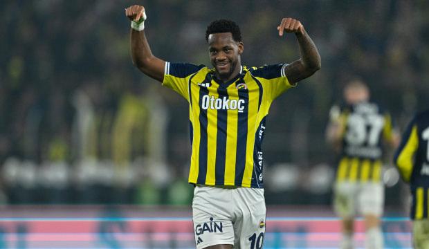 Jhon Duran derbilerde fırtına gibi